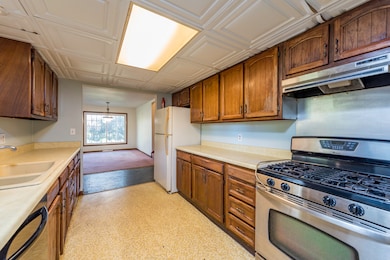 16675 W Applewood Ct, Gurnee, IL 60031 - photo 7