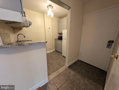 1121 Arlington Blvd unit 218, Arlington, VA 22209 - photo 2
