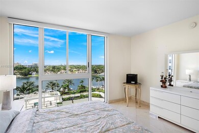 Blue & Green Diamond Condominiums unit 807, Miami Beach, FL 33140 - photo 6