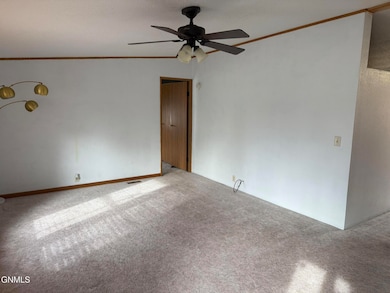 2500 Centennial Rd unit 410, Bismarck, ND 58503 - photo 4