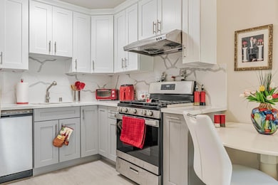 101 Blossom Cir unit H, San Mateo, CA 94403 - photo 6