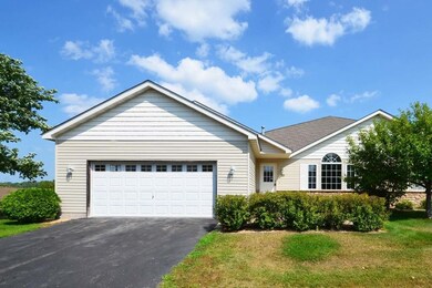 Low-maintenance living in a GORGEOUS Hudson neighb