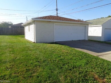Oversized 2-Car Garage