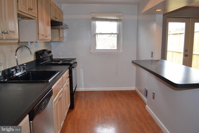 970 Regina Dr, Halethorpe, MD 21227 - photo 6