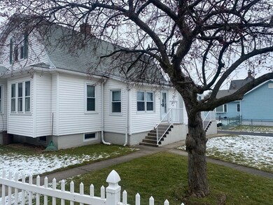 38 Clark St, Holyoke, MA 01040 - photo 6