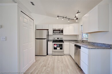 715 Lake Betty Dr, Lake Placid, FL 33852 - photo 6