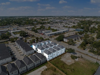 7737 Hammerly Blvd, Houston, TX 77055 - photo 3