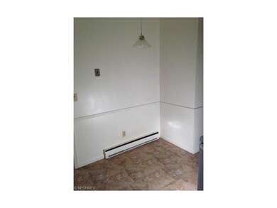Eat-in kitchen