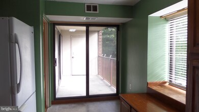 110 Roberts Ln unit 201, Alexandria, VA 22314 - photo 6
