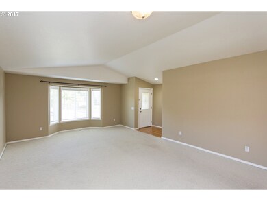 2174 Baines Blvd, Hubbard, OR 97032 - photo 5