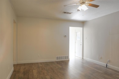 8001 Donegal Ln, North Richland Hills, TX 76180 - photo 7