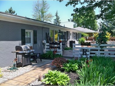 807 Fern Dr, Versailles, IN 47042 - photo 2