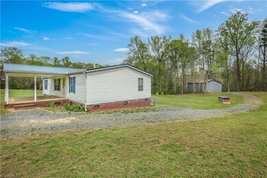 3996 Dunbar Bridge Rd, Asheboro, NC 27205 - photo 6