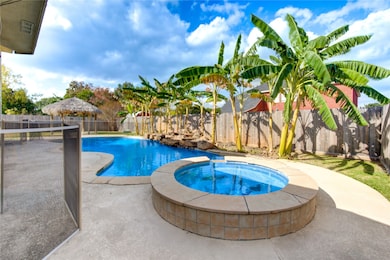 12630 Vineyard Trail Ln, Sugar Land, TX 77478 - photo 2