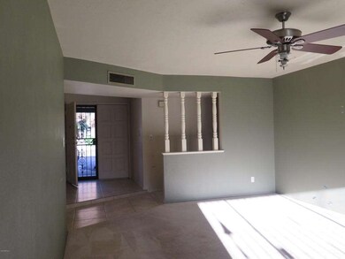 29thaveLIVINGROOMTOENTRY