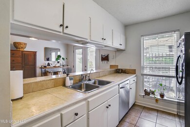 06-550 Post Road Unit 120