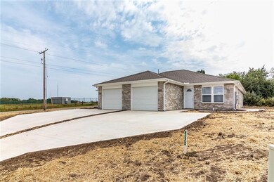 1503 Coventry Ct, Warrensburg, MO 64093 - photo 4