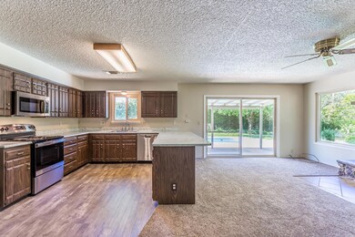 21 living room kitchen