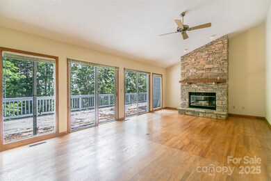 47 Tsitsi Ct unit 27, Brevard, NC 28712 - photo 4