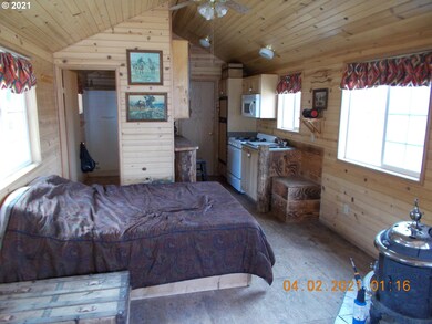 0 0 unit 21215277, Unity, OR 97884 - photo 4