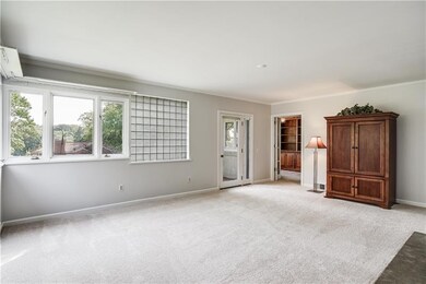 21x15 living room with five casement windows all w