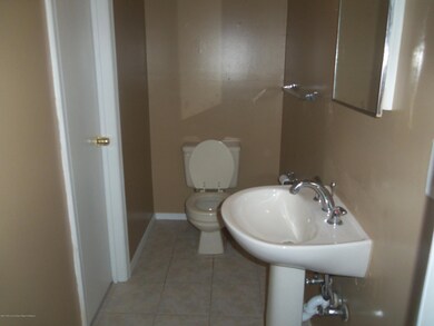 9-7 Seattle Ct unit 7, Freehold, NJ 07728 - photo 5