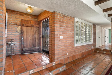 08-Entryway