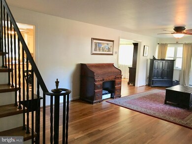 908 Cedar St, Riverton, NJ 08077 - photo 4