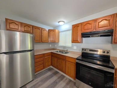 3427 Bighorn Ct, Cincinnati, OH 45211 - photo 7