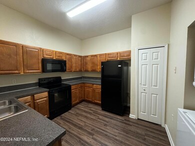 5101 Playpen Dr unit 67, Jacksonville, FL 32210 - photo 5