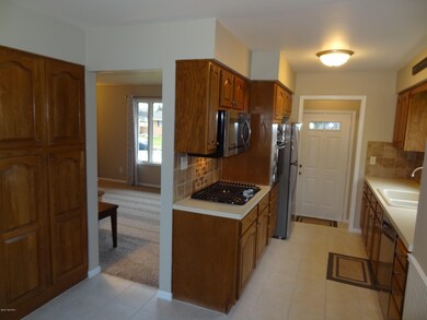 1634 Benjamin Ave NE, Grand Rapids, MI 49505 - photo 4