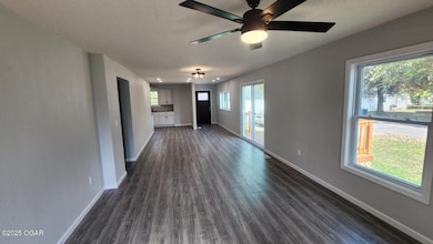 1021 E Sycamore St, Columbus, KS 66725 - photo 4