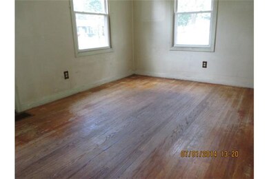 1257 E 33rd Ct, Des Moines, IA 50317 - photo 3