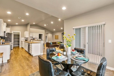 1017 NW 26th Way, Redmond, OR 97756 - photo 5