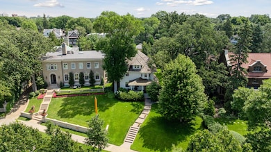 2225 E Lake of the Isles Pkwy, Minneapolis, MN 55405 - photo 4