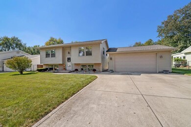 253 Walnut Ln, Crown Point, IN 46307 - photo 2