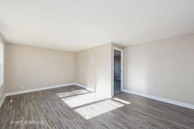 130 Toro Cir, Carpentersville, IL 60110 - photo 5