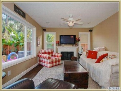 Family Room Alternate View