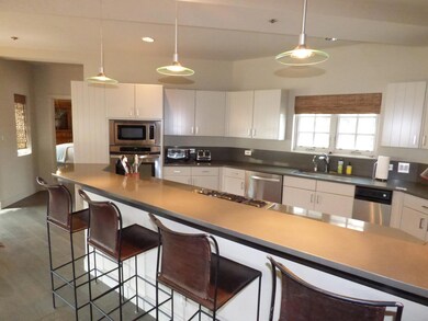 Kitchen/Counter
