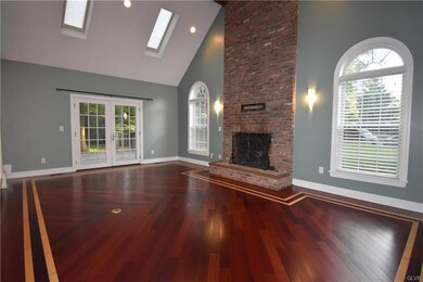 40 Clarendon Dr, Easton, PA 18040 - photo 4