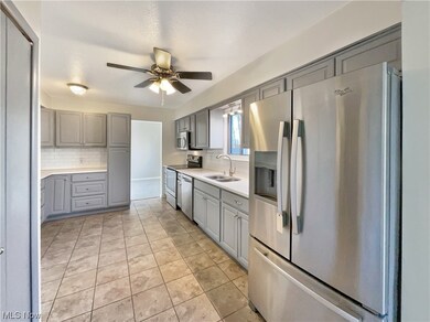 26256 Hickory Ln, Olmsted Falls, OH 44138 - photo 6