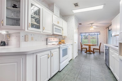 37601 Neukom Ave, Zephyrhills, FL 33541 - photo 3