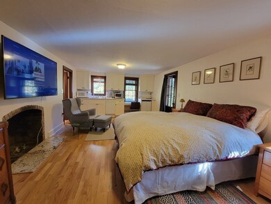 33 Weybridge Ln unit Studio, Brookline, MA 02445 - photo 2