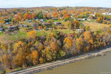 39 Susan Dr, Newburgh, NY 12550 - photo 7