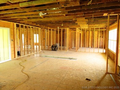 503 W Odle, Salina, OK 74365 - photo 3