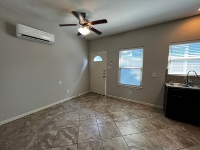7913 Dyer St unit A, Houston, TX 77088 - photo 6