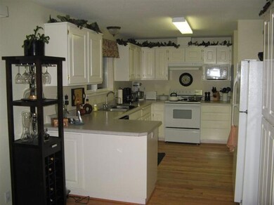 230 Acorn St, Merlin, OR 97532 - photo 5