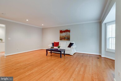 10604 Alison Dr, Burke, VA 22015 - photo 4