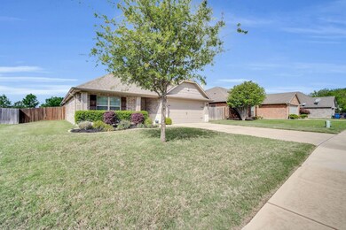205 Baker Dr, Ennis, TX 75119 - photo 2