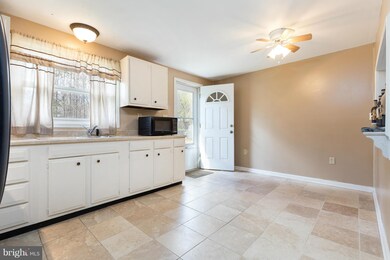 10938 Piedmont Dr, Fredericksburg, VA 22407 - photo 3